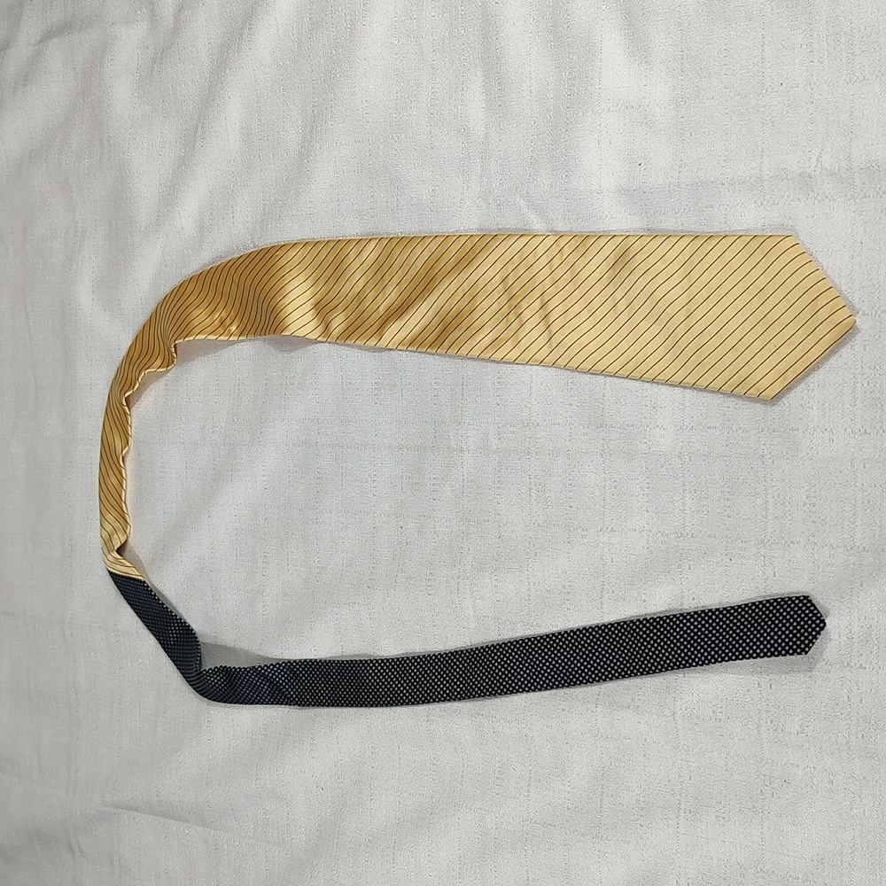 Tommy Hilfiger Yellow Stripped Blue Stars Men's Necktie One Size